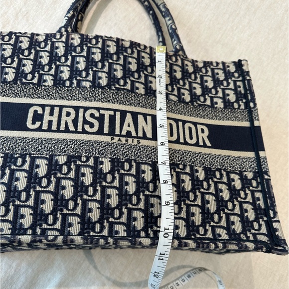Christian Dior Tote Navy Blue - Picture 8 of 14